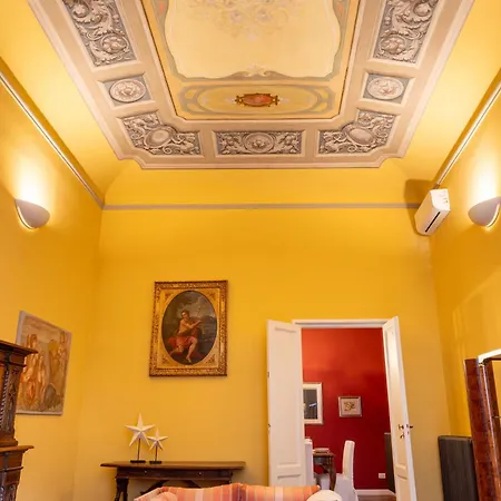 Royal Mansion Of Tommaso Corsini Apartment
